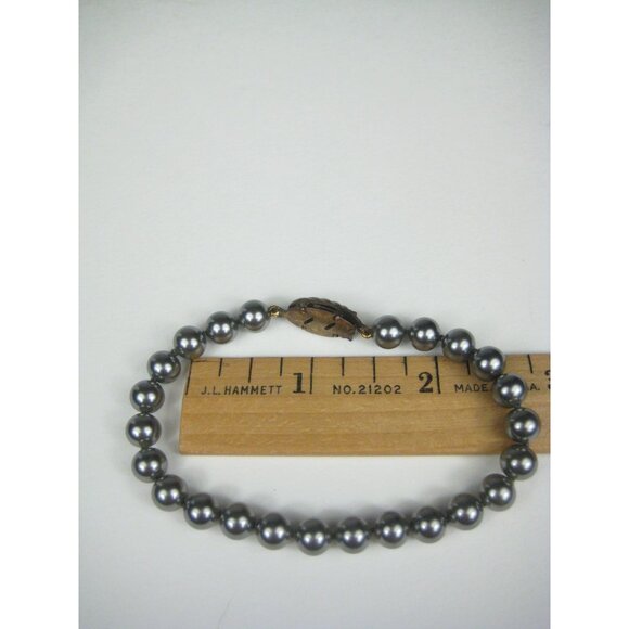 Vintage Imitation Gray Pearl Beaded Bracelet Brasstone Clasp - Picture 3 of 7